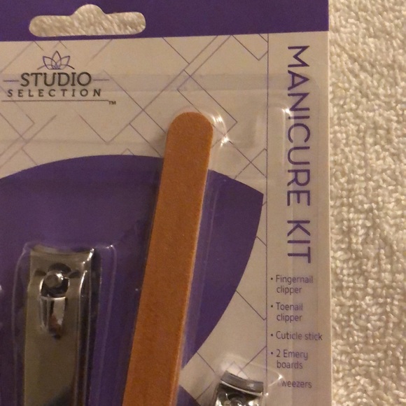 MANICURE 💅 KIT - Picture 4 of 6